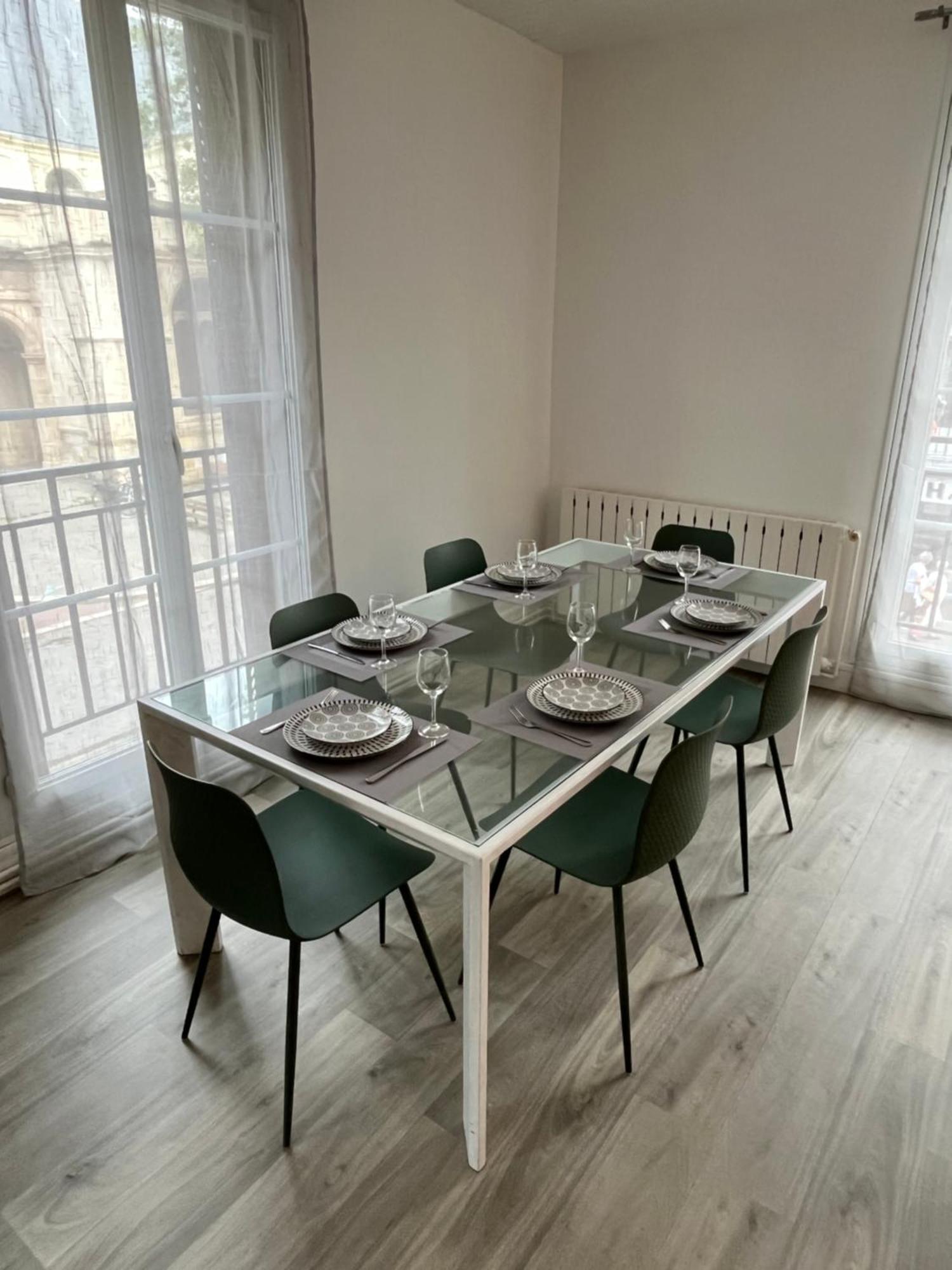 Vivez Au Coeur Historique - St Francois - Grand Appartement Confortable Хавър Екстериор снимка